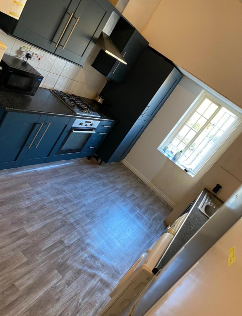 In Cv1 Fargo Village With Private Bathroom * Coventry